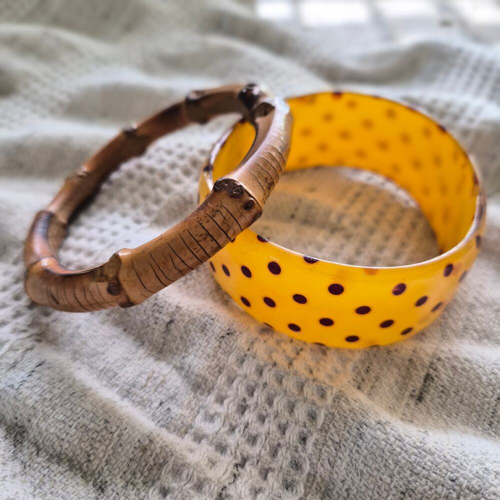 Vtg Tiki Rockabilly Bamboo & Yellow Polka Dot Lucite Bangle Bracelet Set